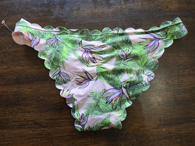 NWOT PIlyq Bird Paradise S Scallop Reversible Cheeky Bikini Swim Bottom 124304