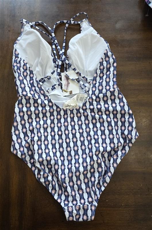 NWT Jessica Simpson M Deep V 1pc Cut Out Gray Peach Swimsuit 124963