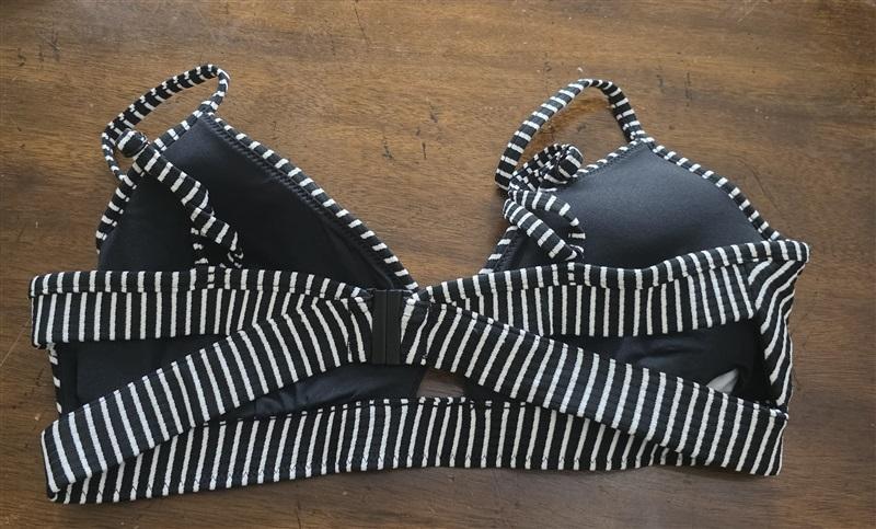 NWOT Seafolly 10 USA Bikini Top Cut Out Black White Stripe 125563
