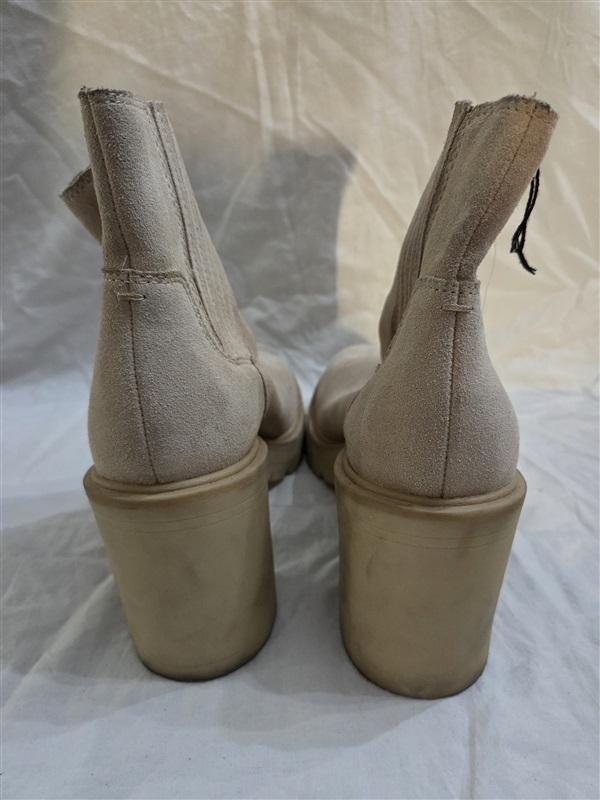 PO DV8 Dolce Vita 8.5 Jetta Caster Ankle Lug Boot Ivory 125734