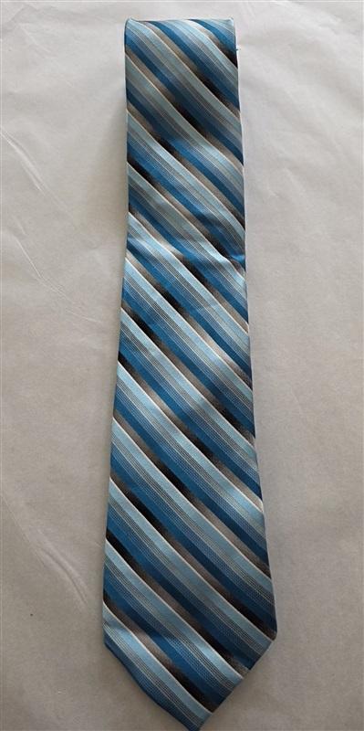 NWOT Van Heusen Blue Stripe 100% Silk Men's Neck Tie 125830