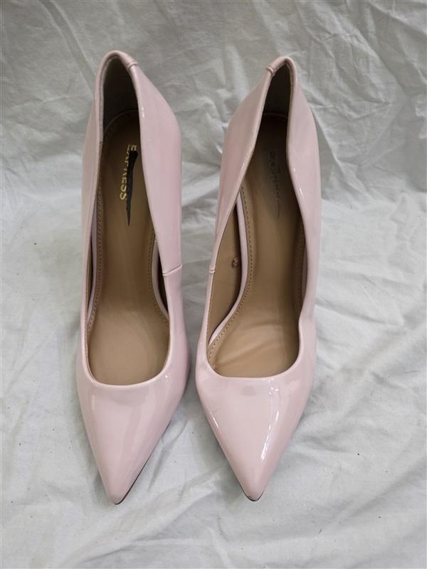 NWOT Express 8 Classic Pointed Toe Patented Leather Pink Pumps 126016