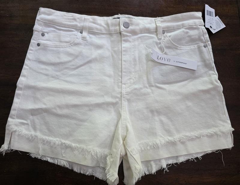 NWT Liverpool 16/33 Kristy High Rise Bermuda Short White 126061