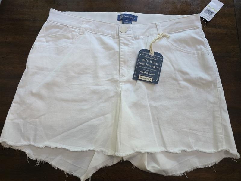 NWTD Democracy 18W Ab"solution Ab Technology High Rise Shorts White 126110