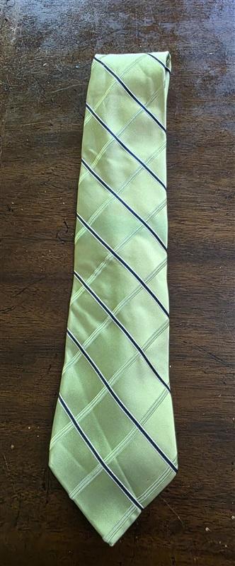 NWOT Izod Green Plaid 100% Silk Men's Neck Tie 126193