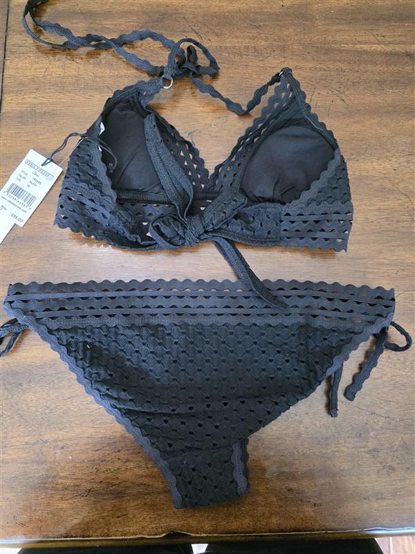 NWT Robin Piccone Chira XXS Black Triangle Bikini Swim Top #99346