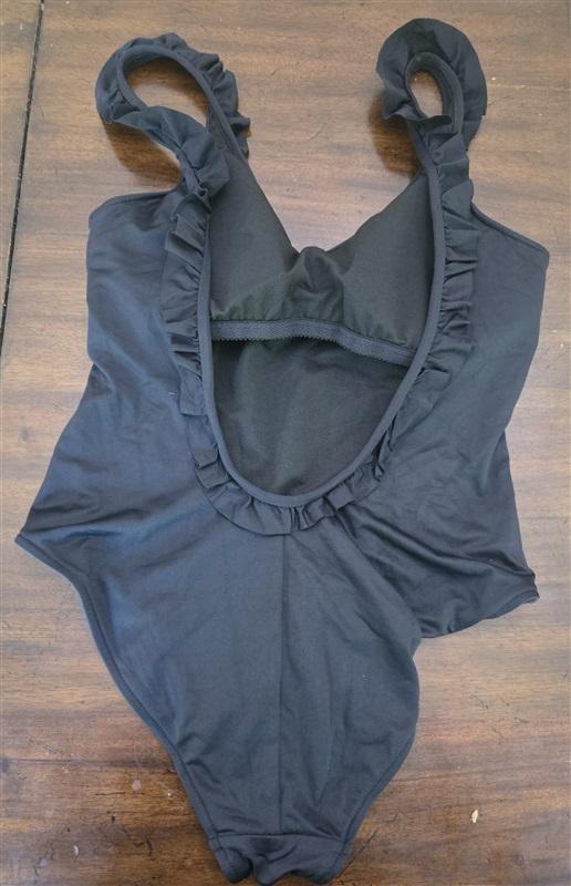 NWOT Ralph Lauren Beach Club Sz M Slimming Fit 1PC Swimsuit 127098
