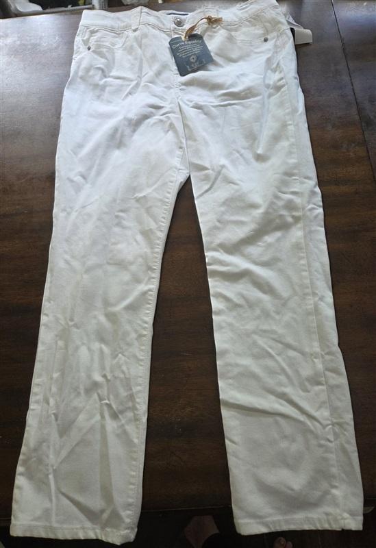 NWTD Democracy 14 "Ab"solution® Booty Lift Straight Leg White Jeans 127559