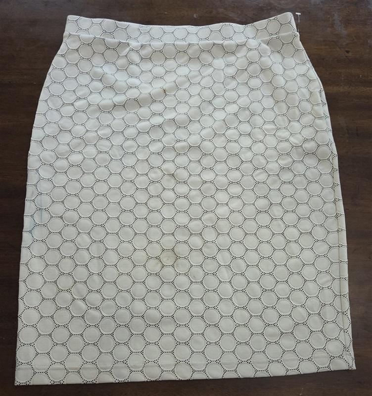 NWOT LEOTA LG Tabitha Pencil Skirt White Polka Dot 127757