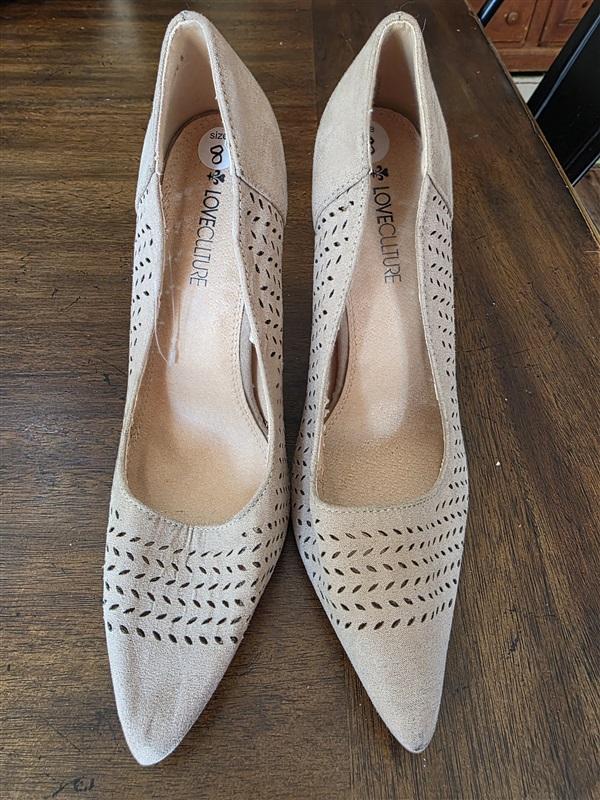 NWOTD Love Culture 8 Selina Taupe Pumps Pointy Toe Cut Out Heels 128001