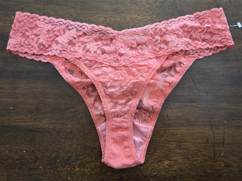 NWOT Hanky Panky 1 Coral Signature Lace Original Rise Thong Underwear 128027
