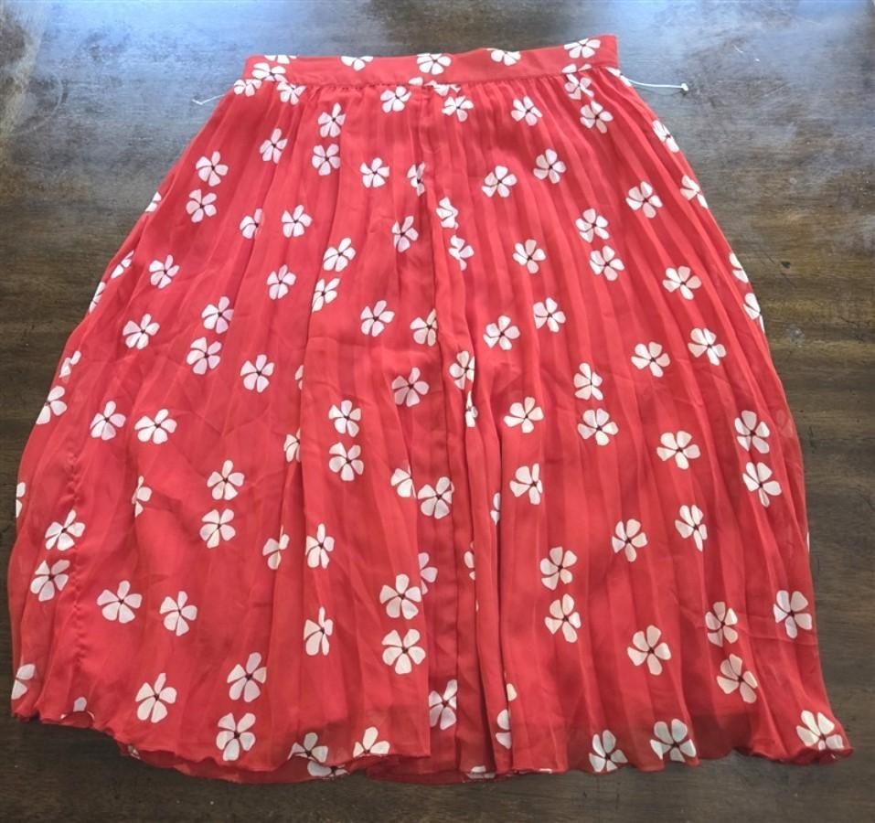 New AQUA Size M Pleated Floral Midi Length Flounce Skirt Red #128191