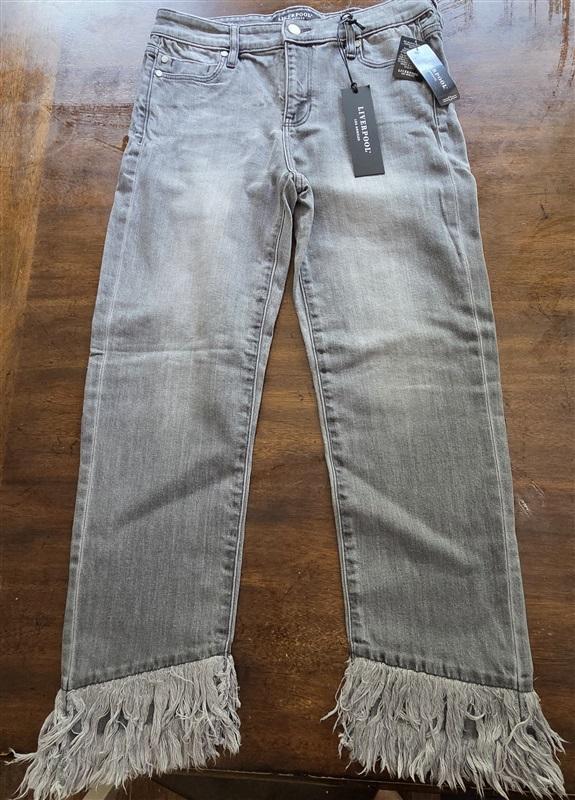 NWT Liverpool 12 31 Fringe Hem Pumice Gray Fray Jeans Crop Straight 128396