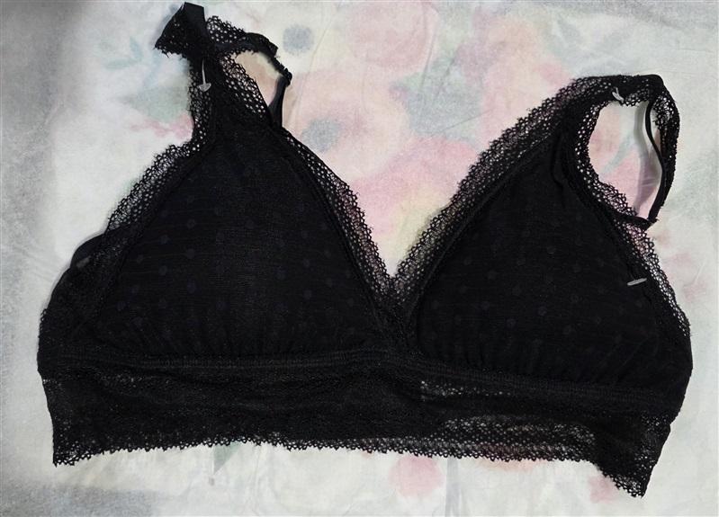 NWOT Leonisa 34 Delicate Lace Triangle Bra 011897B Black Bralette 128666