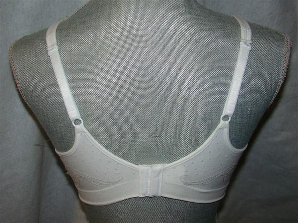 NWOT Hanes MD Platinum Perfect Coverage Wire-Free Bra HP08 White Dot 128924