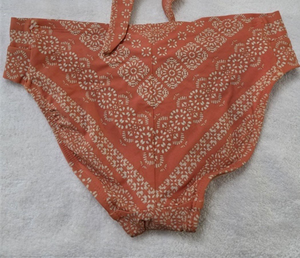 NWT Robin Piccone M Isla Bikini Swim Twist Bottom Terra Cotta Orange 128943