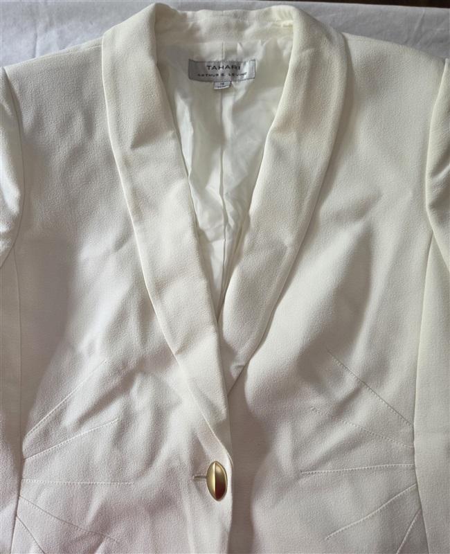 NWOT Tahari Arthur Levine 16 Off White Embroider Front Gold Button Blazer 128999