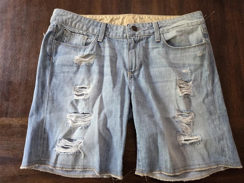 NWOT Paige 27 Denim 'Grant' Distressed Denim Jean Shorts 129103