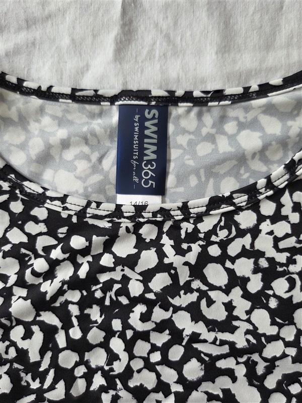 NWOT Swim 365 14/16 T Shirt Rash Guard Swim Top Black White 129429