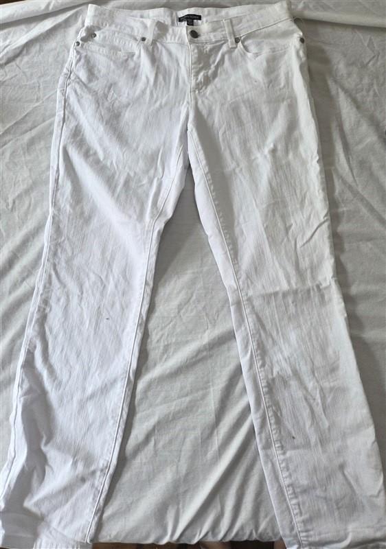 NWOT Eileen Fisher 8 White Stretch Straight Jeans Denim Pants 129491