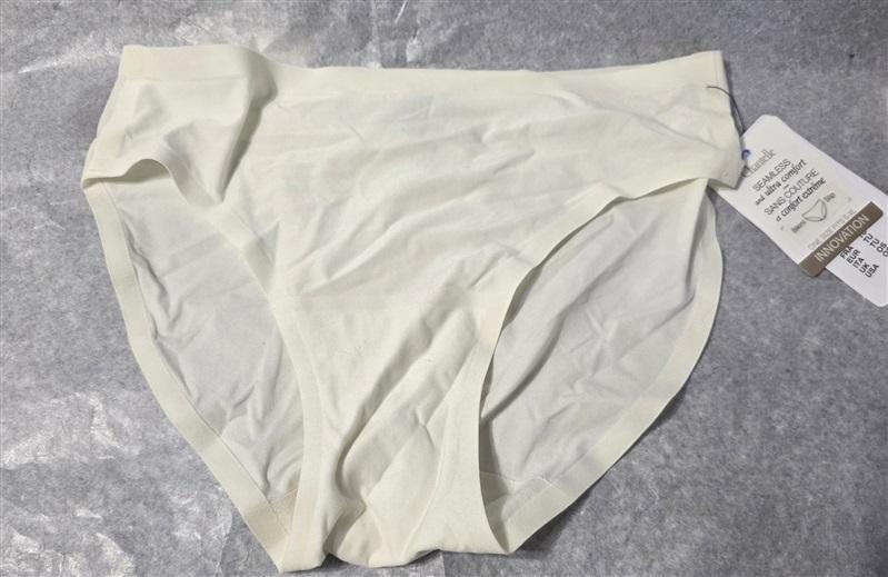 NEW Chantelle 3PR O/S Soft Stretch Seamless Bikini Panty 2643 Ivory 130885