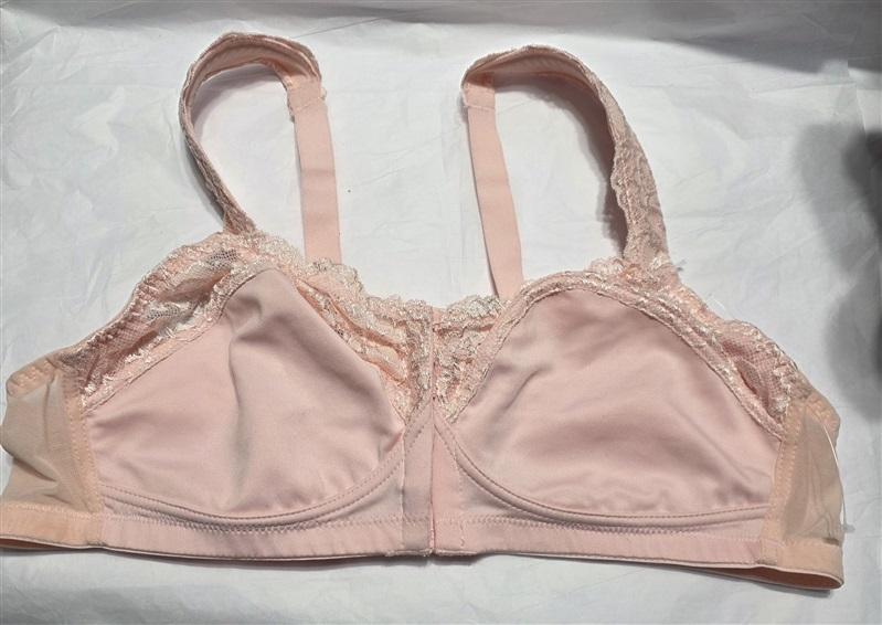 NWT Comfort Choice 40B Soft Cup Lace Front Hook Bra Easy Enhancer pink 131430