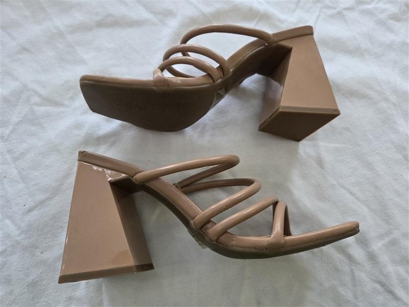 NWOT Abound 6.5 Block Heel Slip On Strappy Dress Sandals Beige 131714