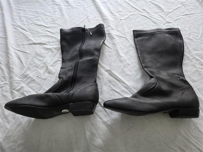 NWOT Passports 8 Leather Low Heel Black Slouch Boots 131735