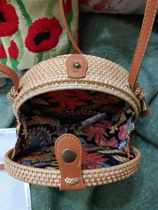Collection 18 Round Wicker Rattan Purse For Needlepoint Craft 76792