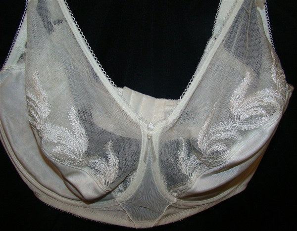 NEW Wacoal 34B Feather 85121 Embroidery Underwire Bra Ivory #77356