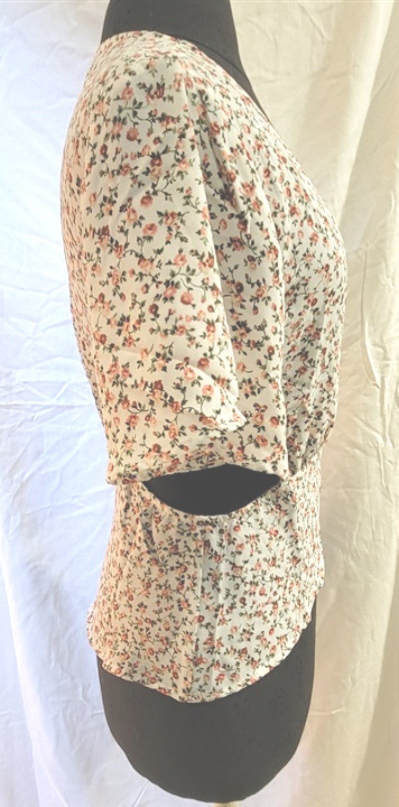 New Honey Punch Anthropologie M Crossover Cutout Ivory Pink Rose Wrap Top 111656
