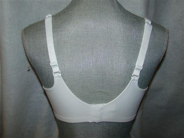 NWOT Bali 42C 1 Smooth U Light Convertible Full-Coverage Bra 3439 White 114780