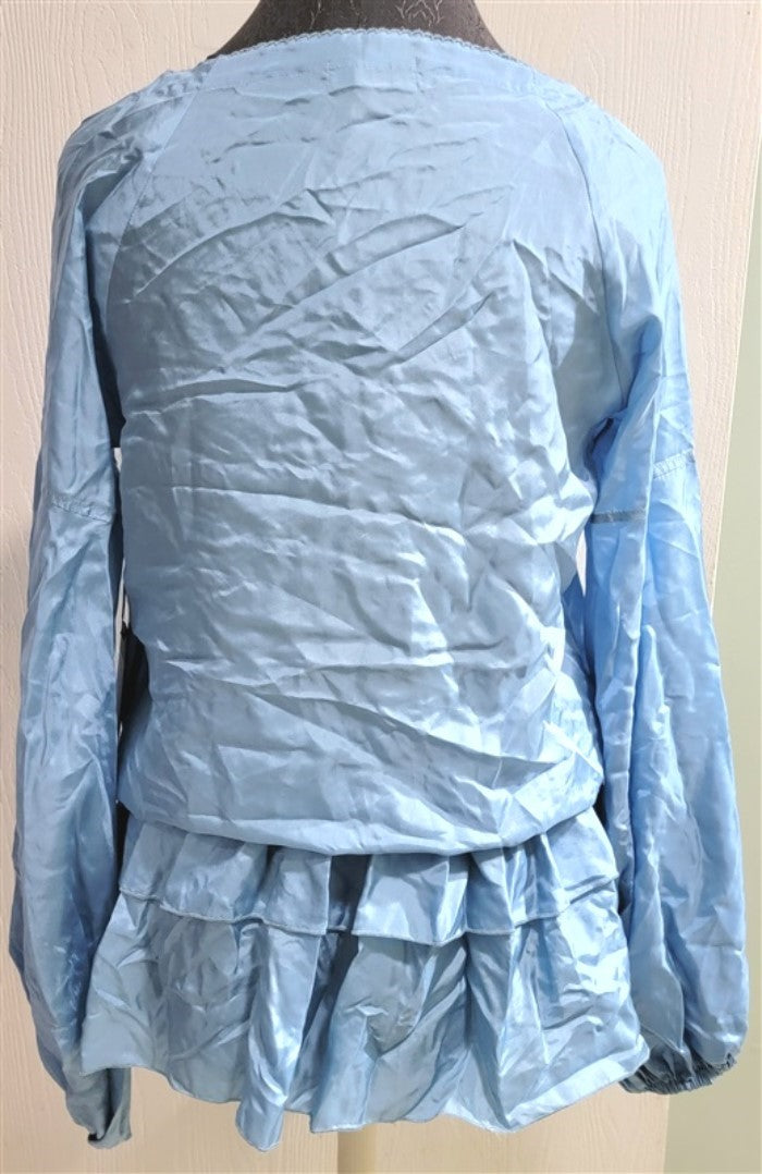NEW CHICK by Nicky Hilton 100% Silk Peplum Nakeshia Top Shirt MD Sky Blue #92245