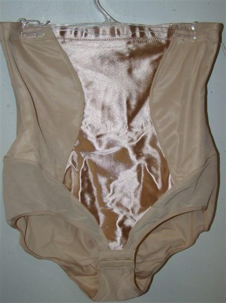 NWOT Flexees Easy Up Hi Waist Brief 1454 Beige Small #35699
