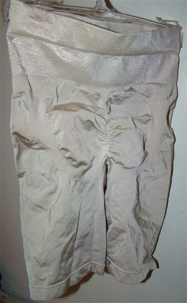 NEW Maidenform S Shiny Collection Thigh Slimmer 12507 Beige #70171