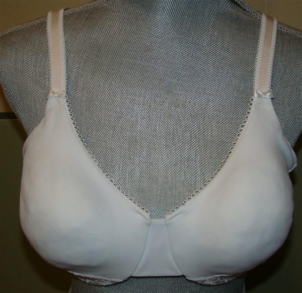 NWOT Olga Bra 36D Luxury Lift Full Figure Underwire Bra 35063 White #93309