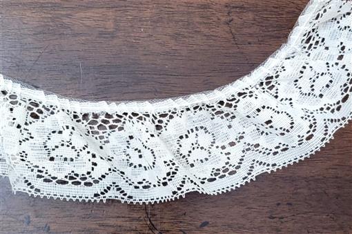 17 Yds Vintage 1980's Sew Easy Ivory Flower Ruffled Lace Trim 2" Wide L23 #94957