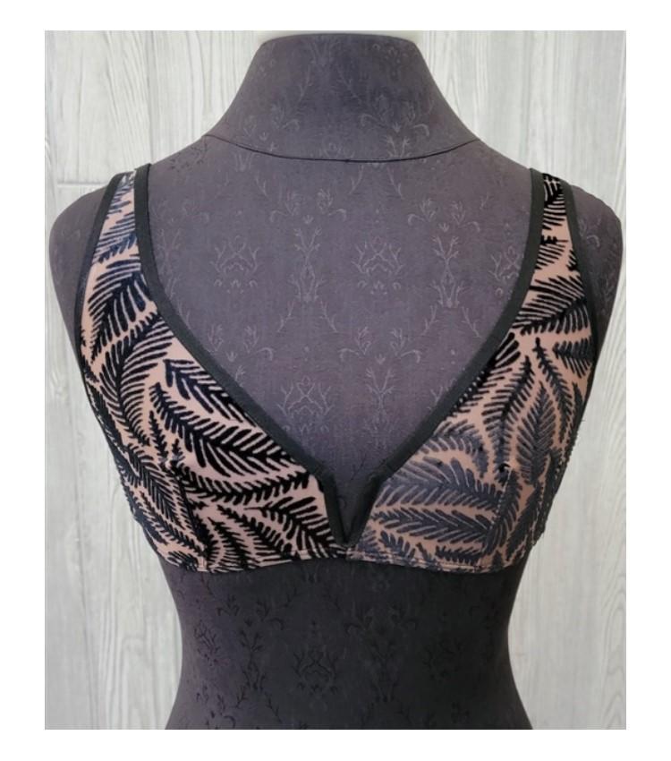 NWOT Out From Under Flocked Velvet & Mesh Triangle Bralette M Black Copper 97101