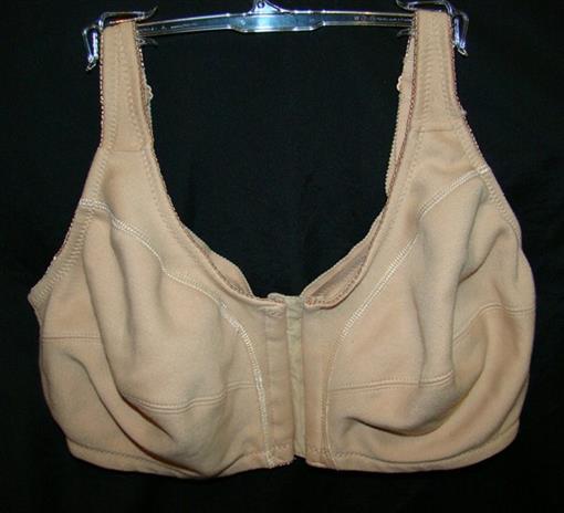NWOT 50C Comfort Choice Wirefree Front Hook Seamless Leisure Bra Beige #97180
