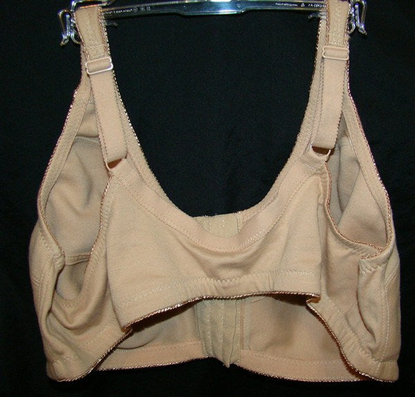 NWOT 50C Comfort Choice Wirefree Front Hook Seamless Leisure Bra Beige #97180