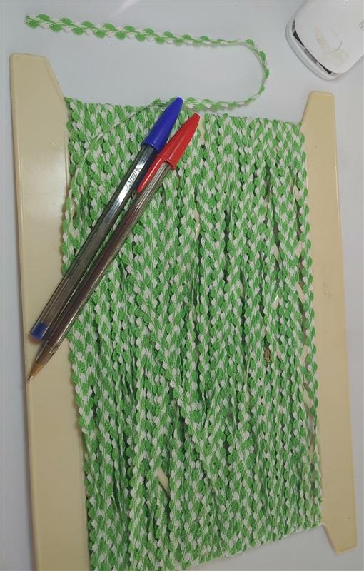 Vintage Crown Originals Trim 18YDS Green White Braided Lace Trim 1/4" Wide 81229