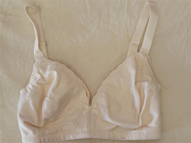 NWOT Leading Lady 32E Molded Seamless Wirefree Nursing Bra 437 106895