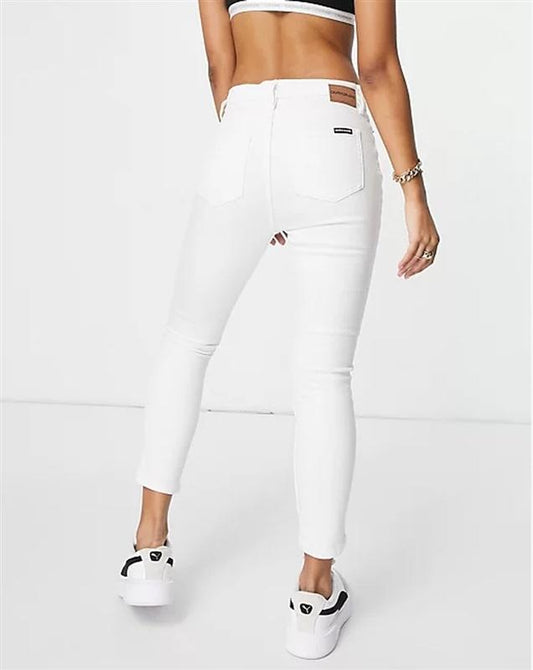 NWT Calvin Klein Jeans 32 Mid Rise Skinny Jeans White Jeans 106915