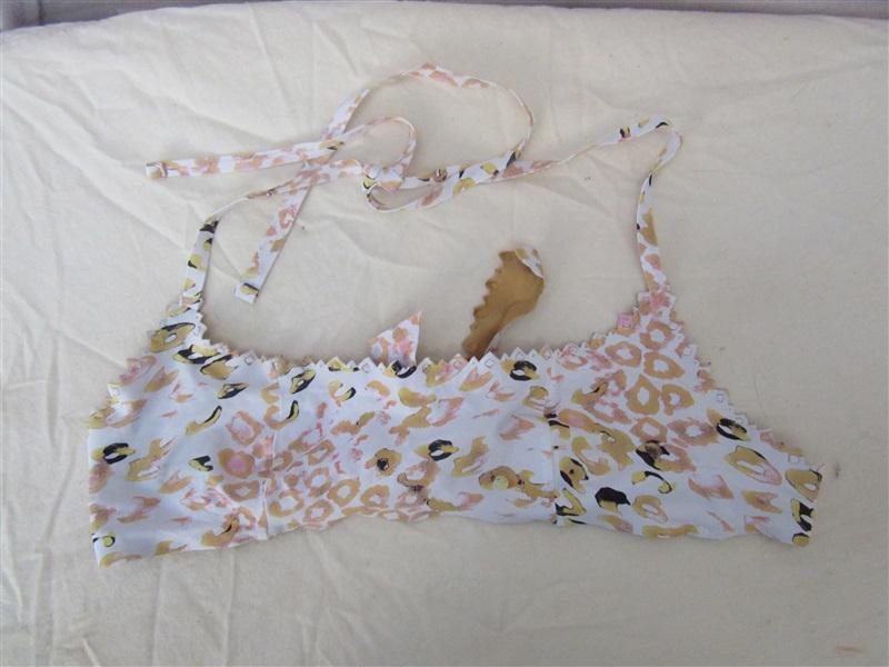 NWOT Pilyq Animal S Halter Scallop Scoop Bikini Swim Top White Pink Gold #108142