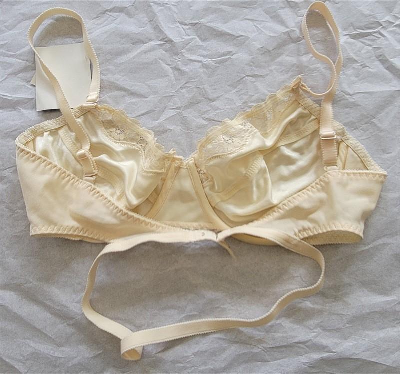 NWT Carnival 38D Floral Lace 3 Way Halter Underwire Bra Beige 108225