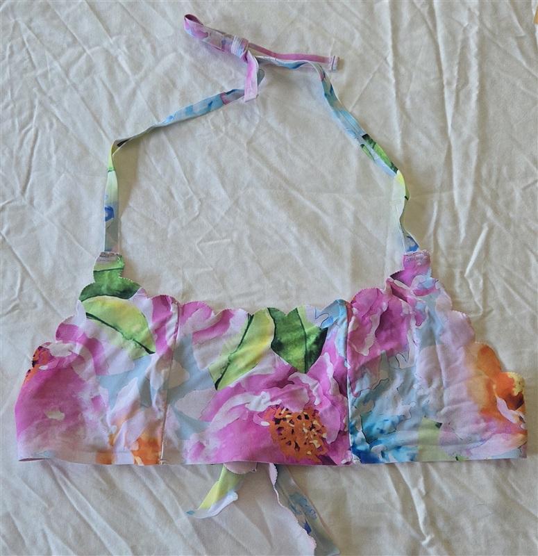 NWOT Pilyq Watercolor Floral M Halter Scallop Scoop Bikini Swim Top #108142