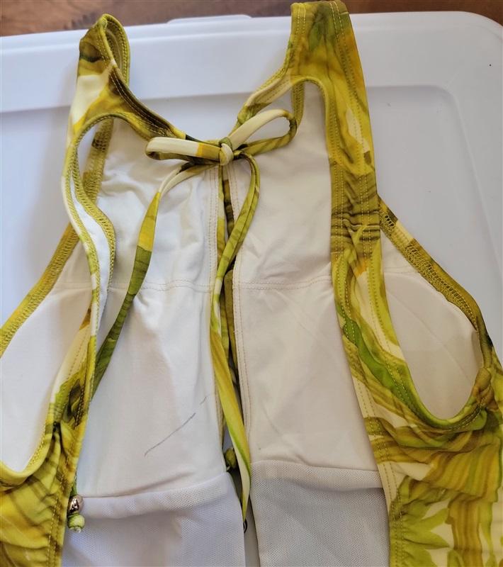 NWT Robin Piccone 4 Ana Open Back ONE-PIECE Yellow Leaf Swimsuit 110556