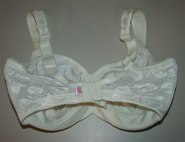 NWOT Wacoal 42D Awareness Ivory Underwire Bra 85567 Free Shipping 110609