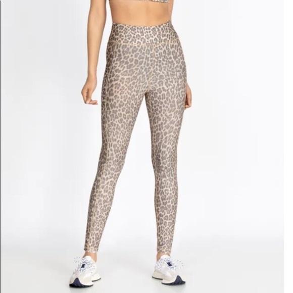 NWOT Calme L ENDURANCE HIGH WAIST LEGGING 7/8 Cheetah 110863