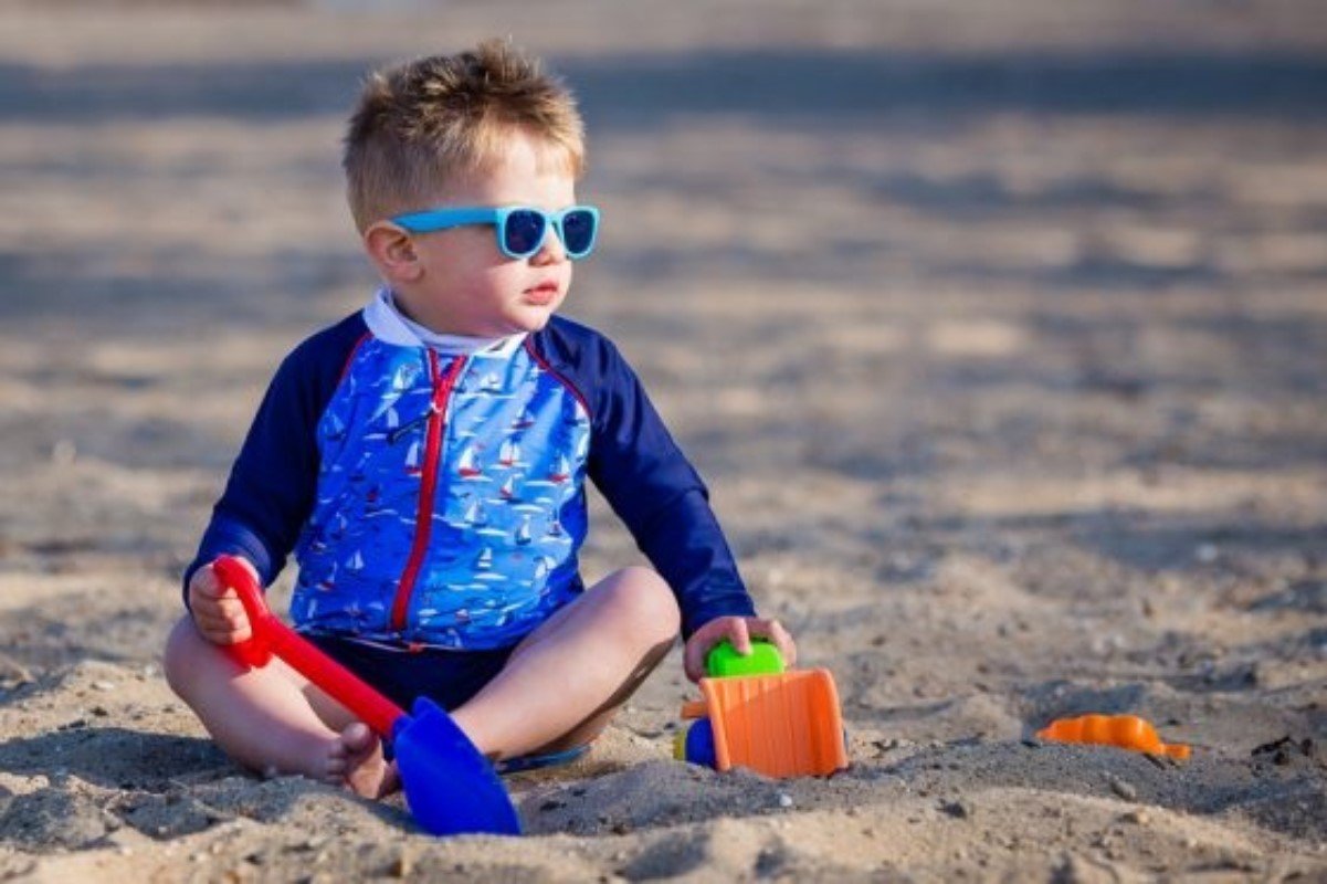 NWOT Platypus 6 Children's Top & Bottom Sailboat Swimsuit UPF 50 110987